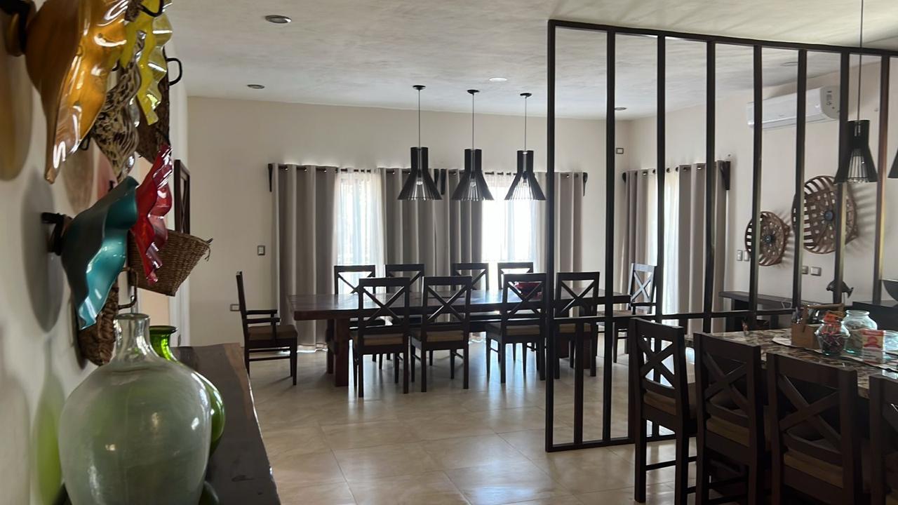 Comedor interior amplio para grupos